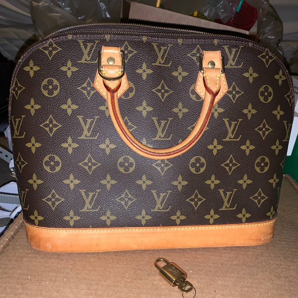 Authentic Louis Vuitton Alma PM Bag